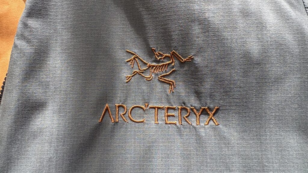 アークテリクス
ロゴ